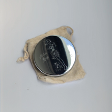 画像をギャラリービューアに読み込む, 'Aloha Boys' Custom Hand Etched Gas Cap