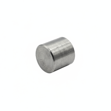 画像をギャラリービューアに読み込む, 5/16" UNC Mini Blind Weld-On Steel Bung - Bottom View
