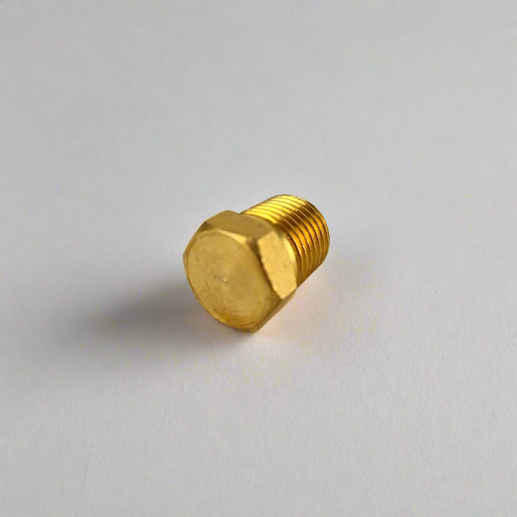 Front view of 1" Brass NPT hex fuel plug